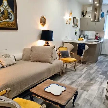 La Petit Maison Du Bonheur